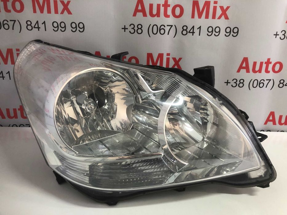 Фара Toyota Verso 81110-0F090