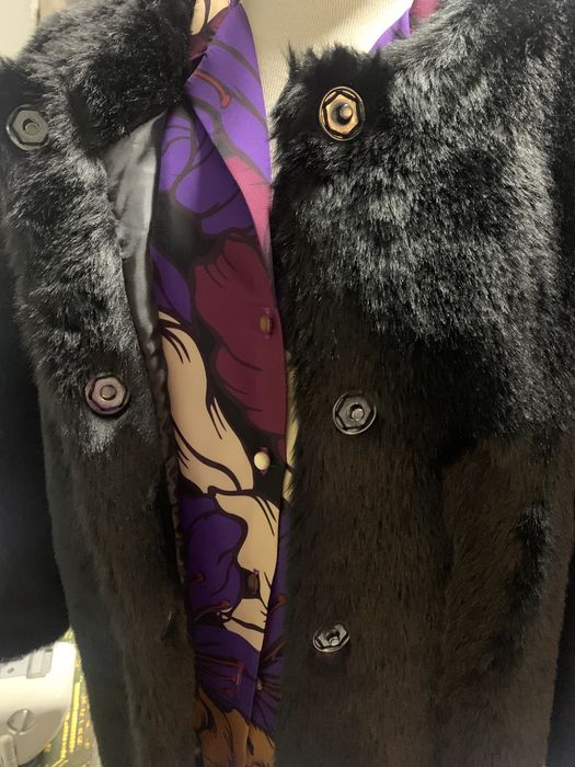 Vendo o casaco imitação de vizon. Cintetico