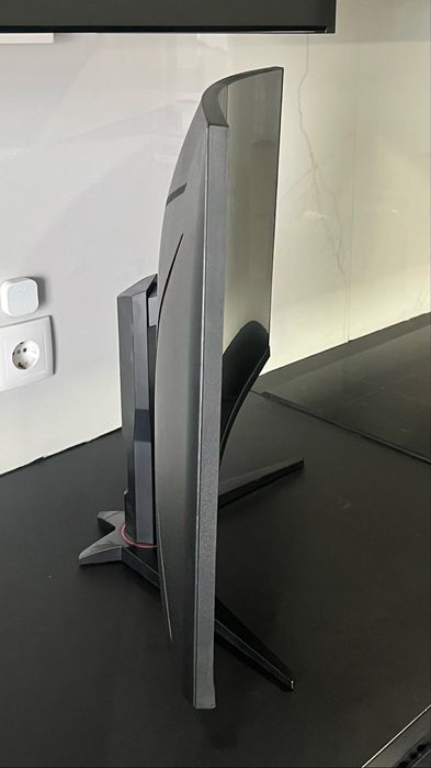 Monitor AOC 27’ Curvo
