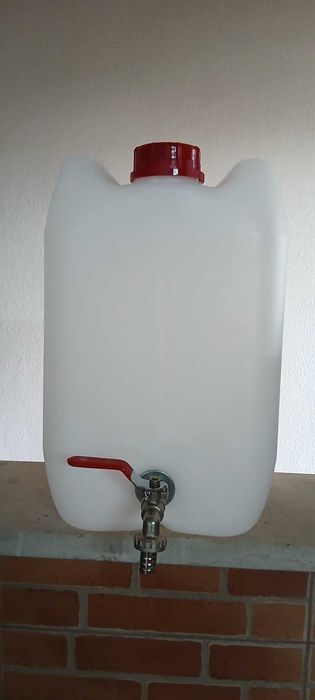 Jerrican 20L com torneira – NOVO