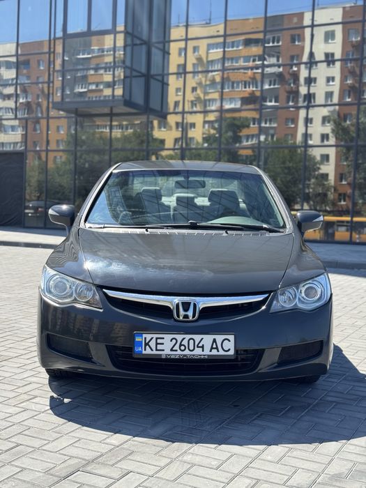 В продаже Honda Civic 2008 года 1.8
