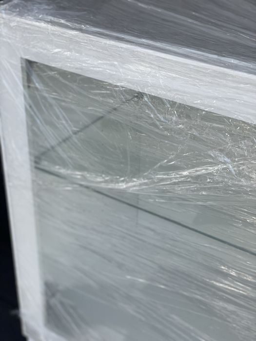 Estante | Vitrine | Módulo Besta com porta Glassvik branco e transparente