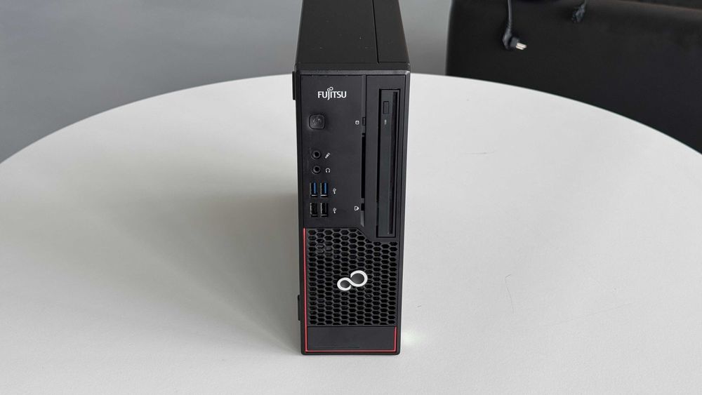 FUJITSU ESPRIMO C720 Computer (i5, 8GB, SSD, Windows 10 Pro)64354258514307121
