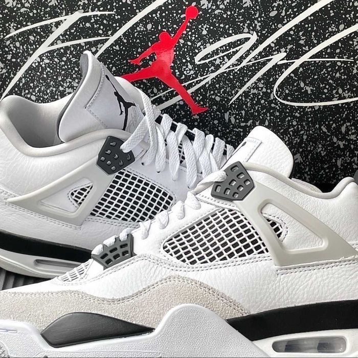 Jordan 4 Retro Military Black R.39