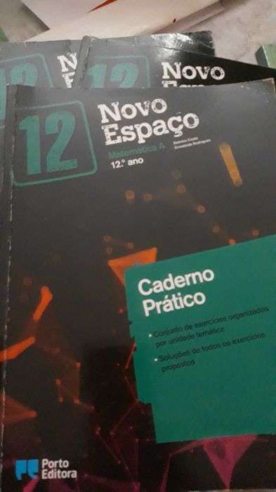 Livros e caderno de atividades matemática 12