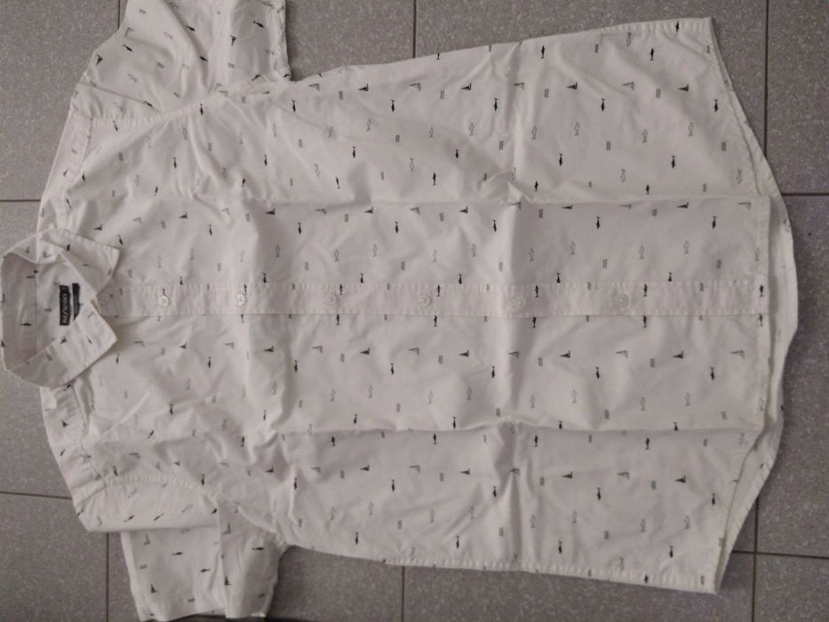 2 camisas com muito pouco uso