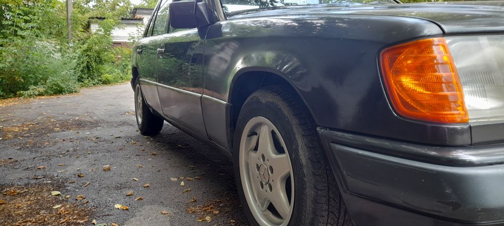 Продам Мерседес W124