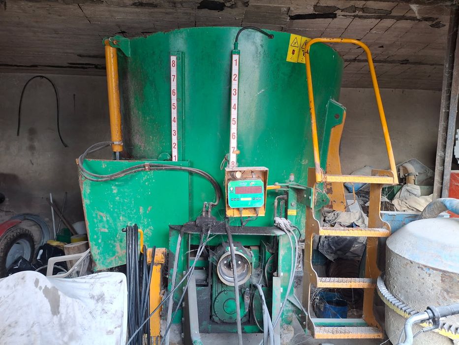 Wóz paszowy, paszowóz Italmix 7m3