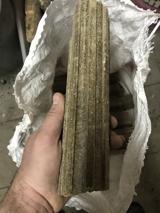 Брикет древесный пини кей  брикеты для отопления