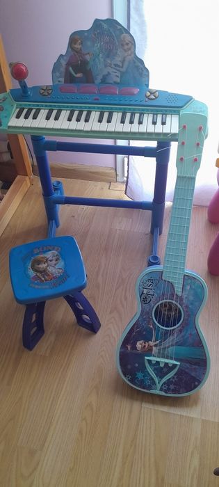 Piano e guitarra frozen