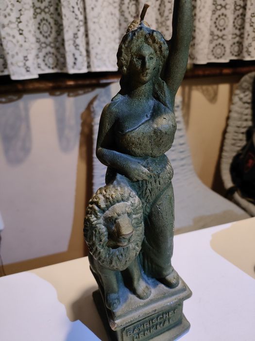 Pomnik Bawarski świeca Bayrisches Denkmal