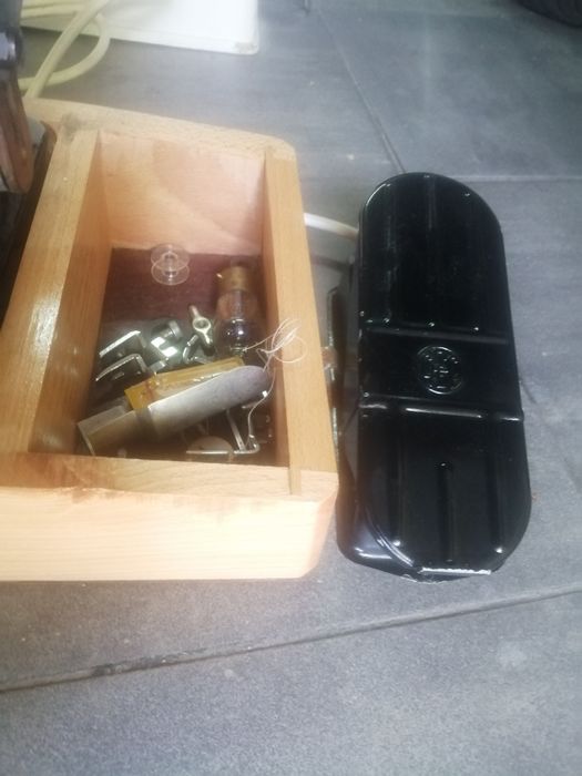Maquina costura Singer a funcionar Antigo