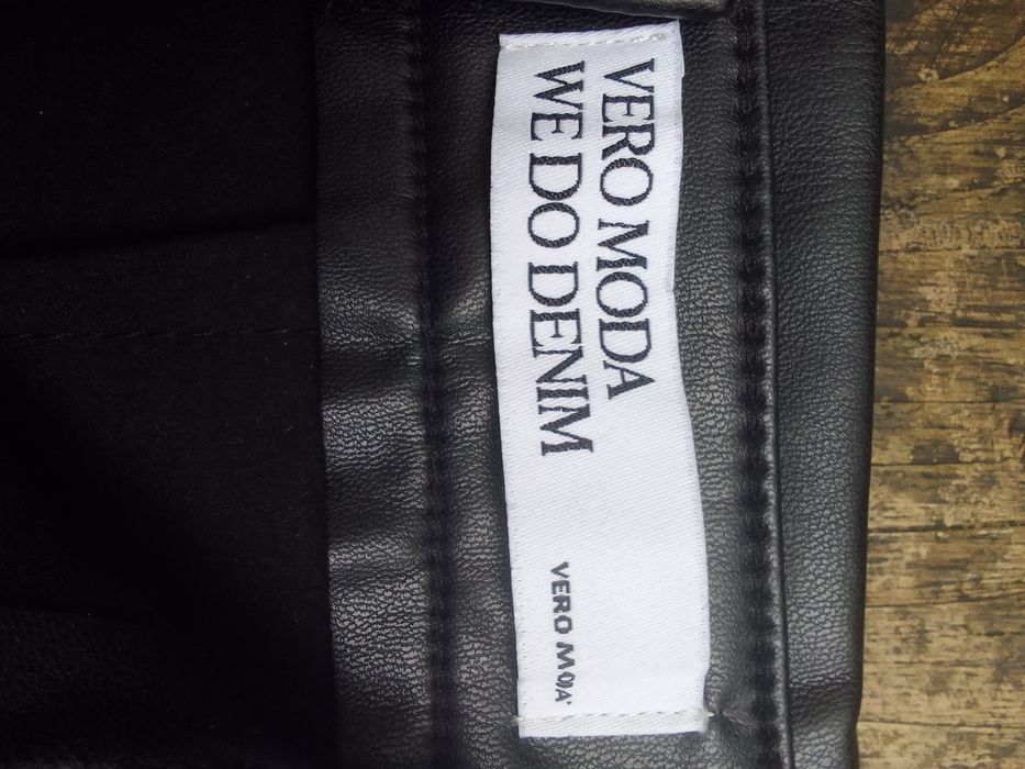 Жіноча спідниця . Екошкіра