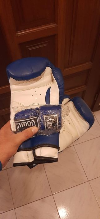 Luva de boxe pouco usada