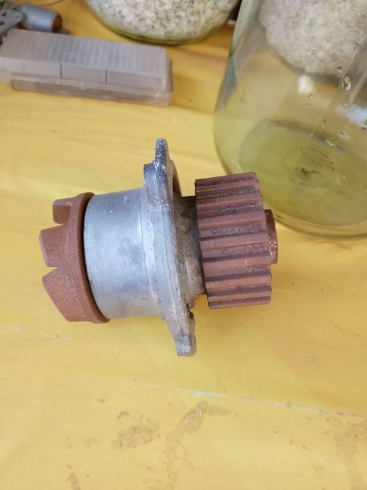 Насос охлаждающей жидкости ( помпа)