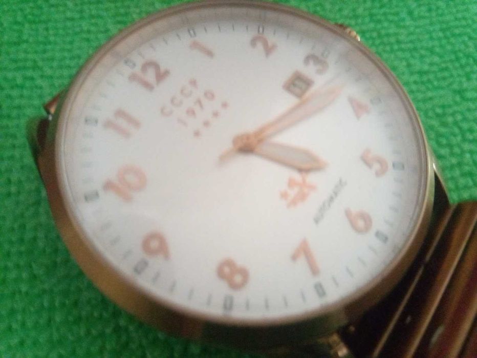 Relógio automático design de Alexander Shorokhoff