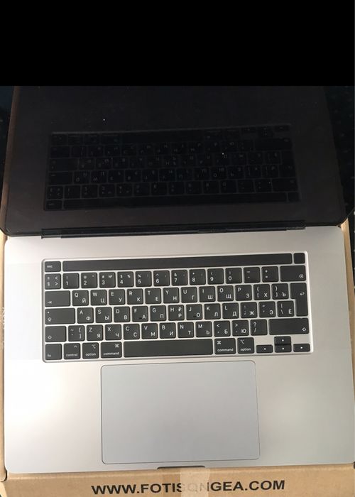 Топкейс macbook pro a2141 з батареєю і платою