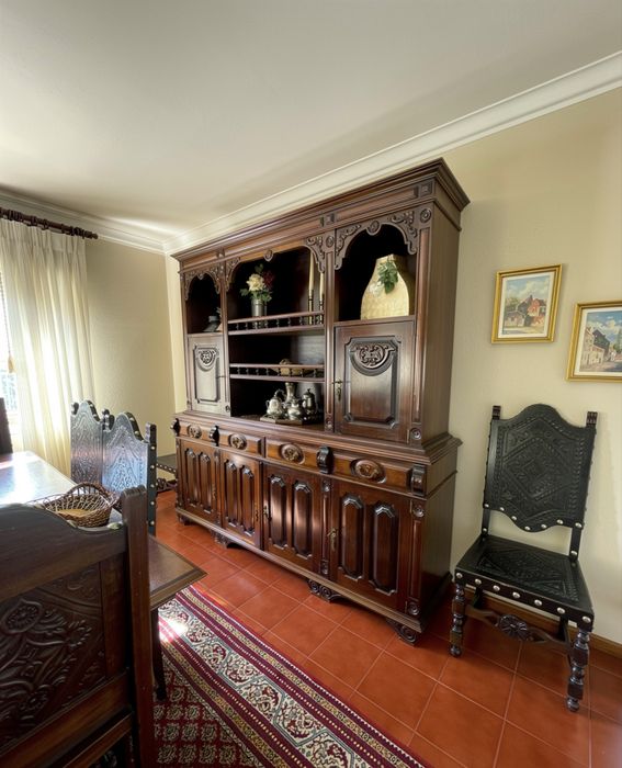 Sala de Jantar Completa – Madeira Maciça – 6 Cadeiras + Aparador