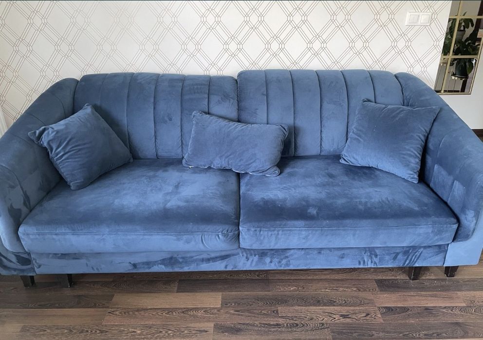 Kanapa welurowa granatowa