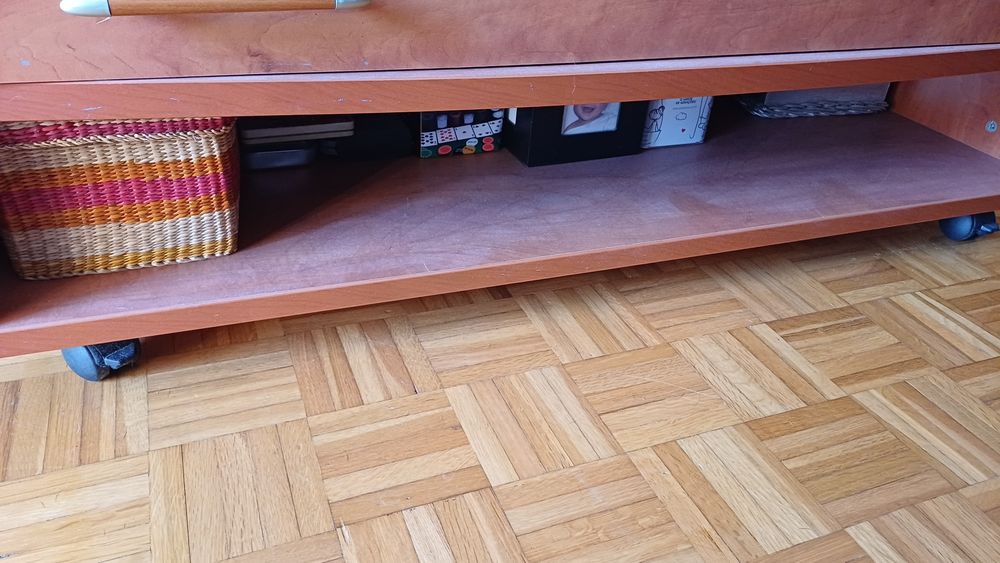Mesa apoio em cerejeira com tampo removível em vidro