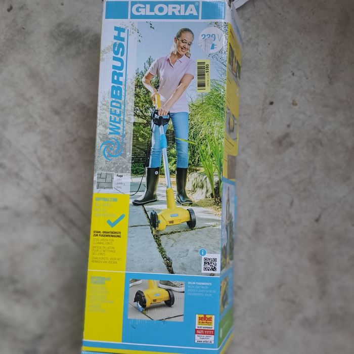 Podkaszarka do usuwania mchu z kostki