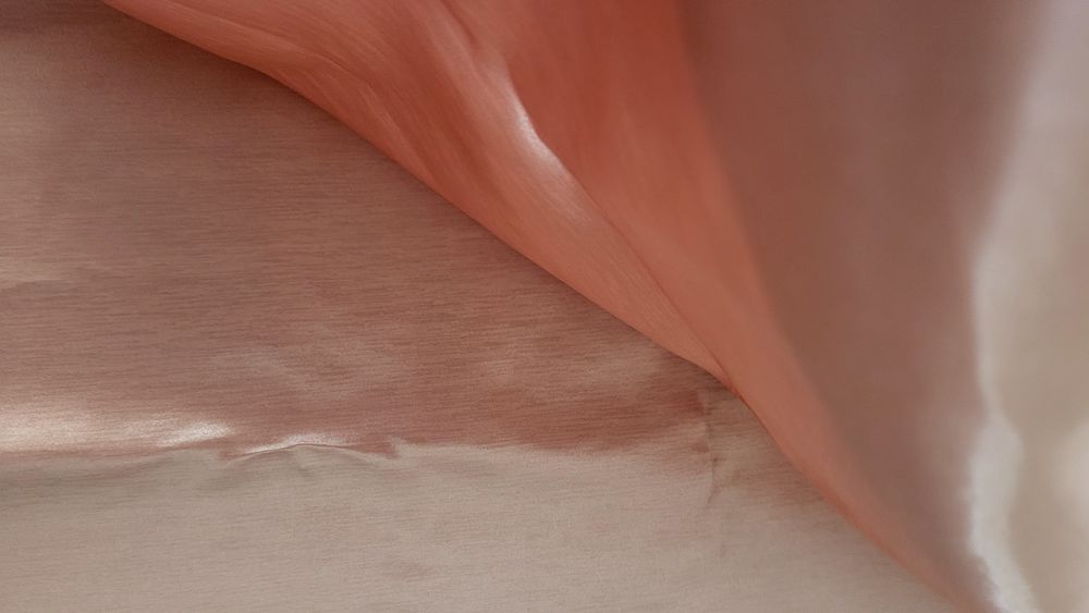 Piękne 2 różowe, atłasowe zasłony 135x176cm