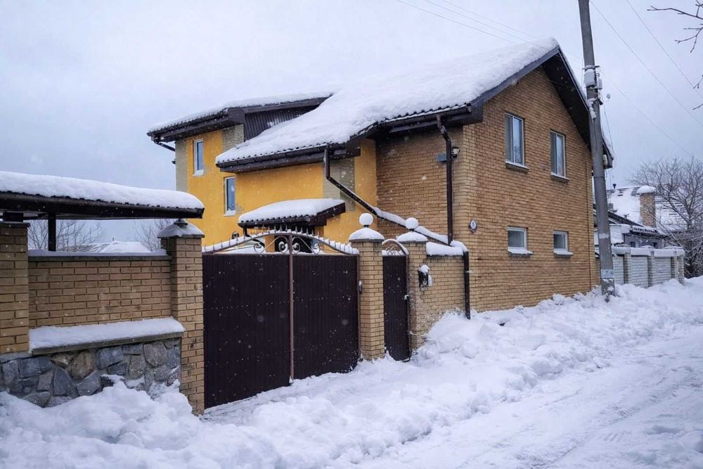 Продаж 2 поверхового Будинку. Власниця.