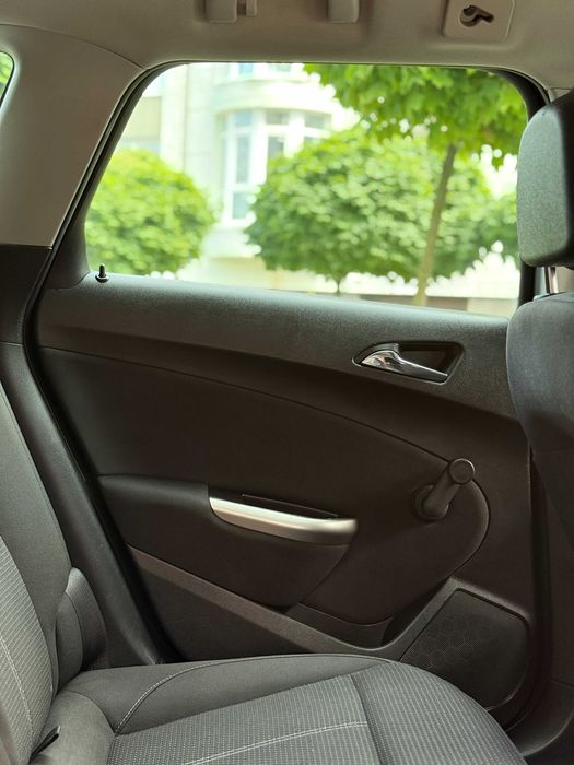 Продам авто Opel Astra J