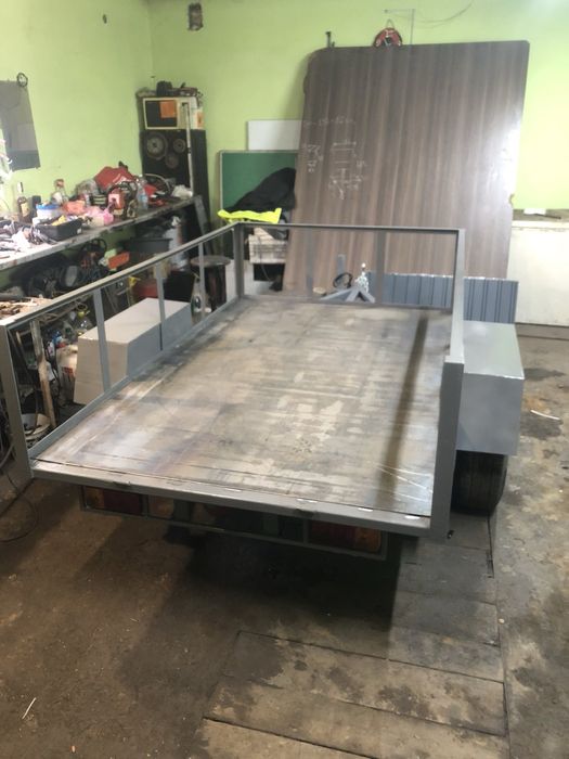 Продам легковий прицеп, в гарному стані .