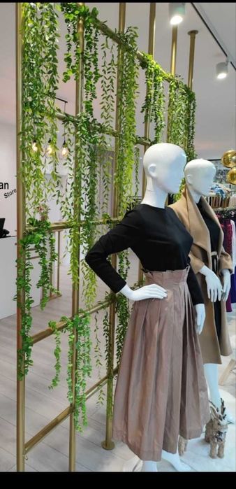 Expositores de loja e diversos equipamentos