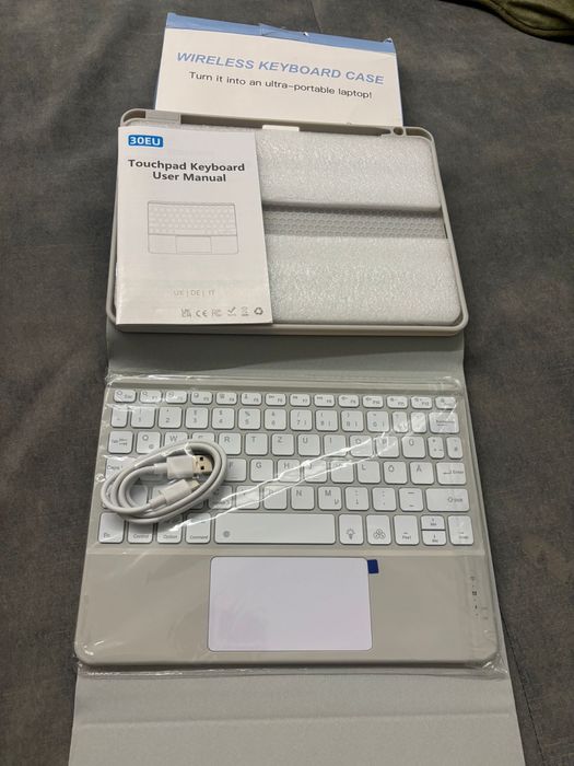 Capa com teclado para ipad e sansung