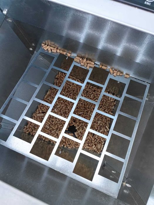 Kominek Piec na pellet Globe Fire grzejnik pelet 9,5kW peleciak