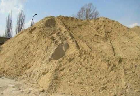 Piasek zasypowy idealny do zasypywania fundamentów oraz nasypów