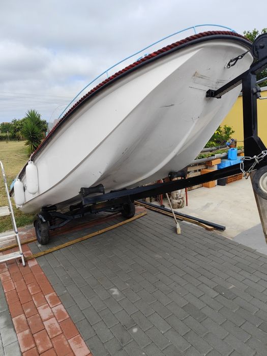 Barco recreio,4,05m . 5 lugares ,motor Tohatsu 25 cv