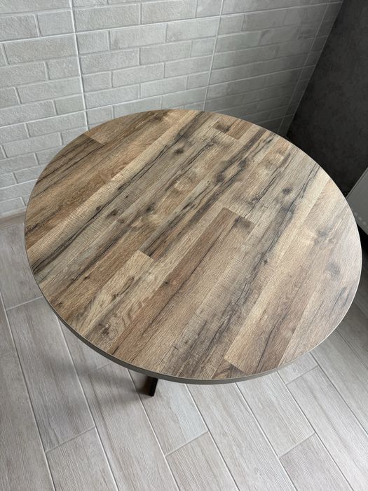 Продам круглый стол