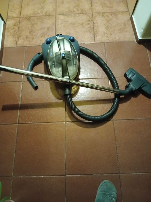 Aspirador Flama poucas vezes usado como novo
