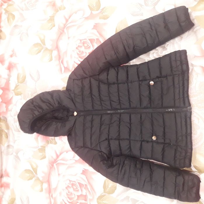 Демисезонная курточка на девочку 10-11 лет