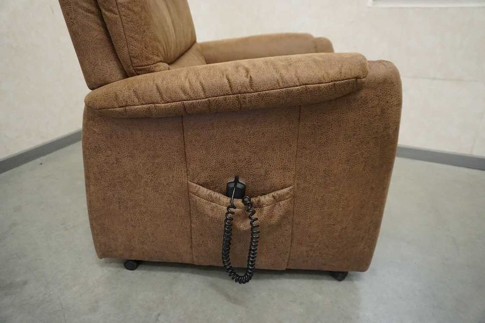 Fotel Elektryczny Geriatryczny pilot pomoc wstawania Senior (w-948)