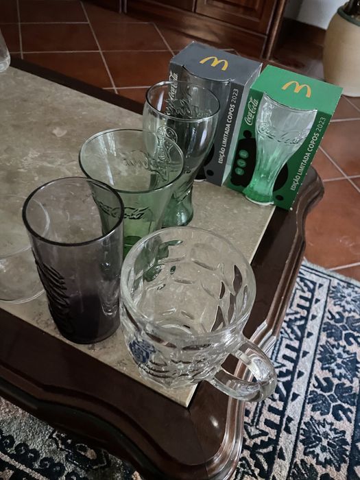 Diversos copos vinho digestivos442831803086295044