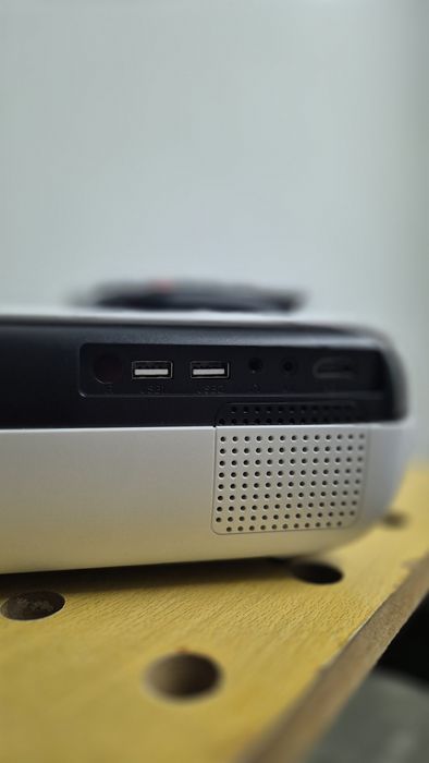 Projetor 1080p full HD compatível 4K 200 Polegadas HDMI