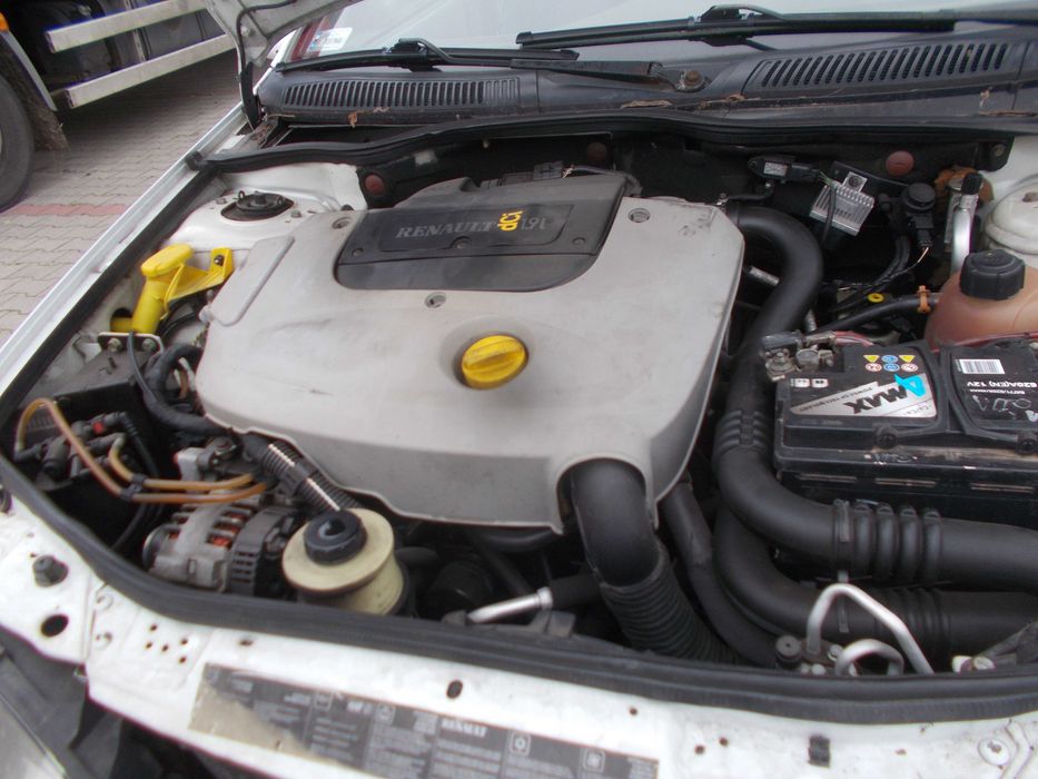 Maska pokrywa silnika Renault Megane kombi białe demontaż