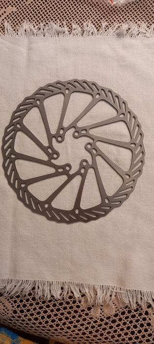 2 discos de travão de bicicleta em aço inoxidável.