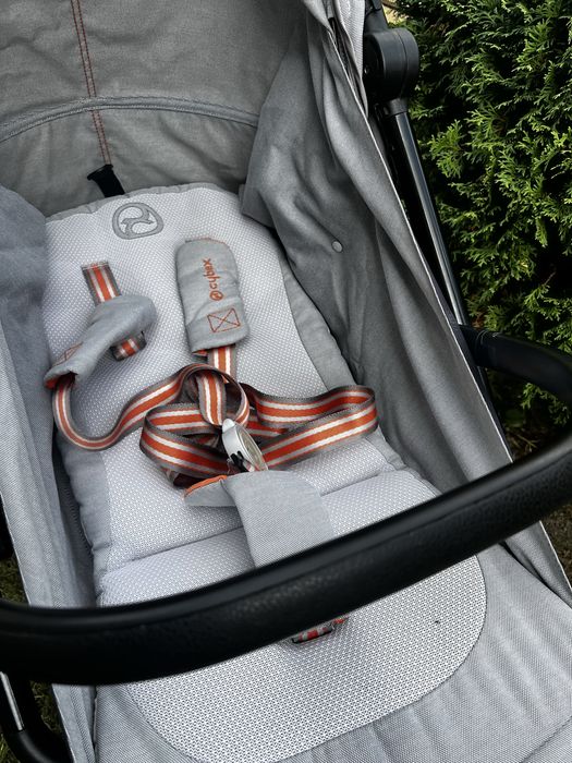Продам прогулянкова коляска Cybex Eezy S2+