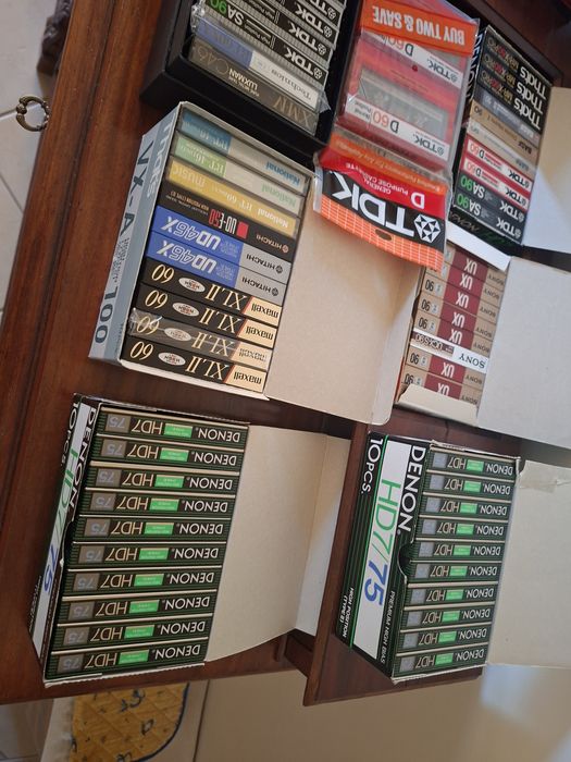 (9) Kaseta TDK, DENON, SONY,TEAC Maxell, BASF Marantz