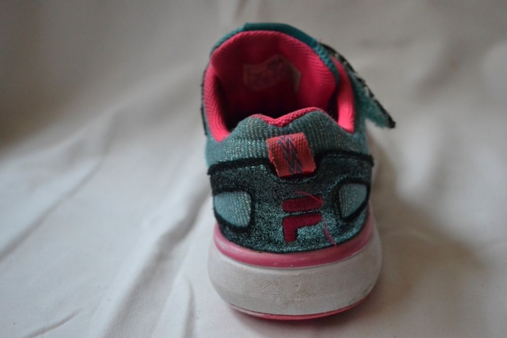 Кроссовки Fila р. 28