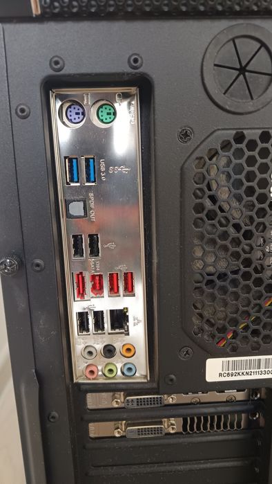 Komputer stacjonarny Intel i5, 12 GB RAM, używany, sprawny