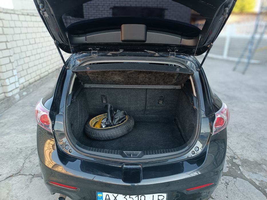 Продам mazda 3 2012 рік в  гарному стані