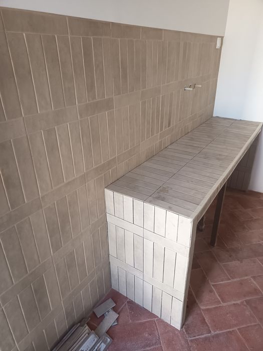 Ladrilhador/ Pedreiro