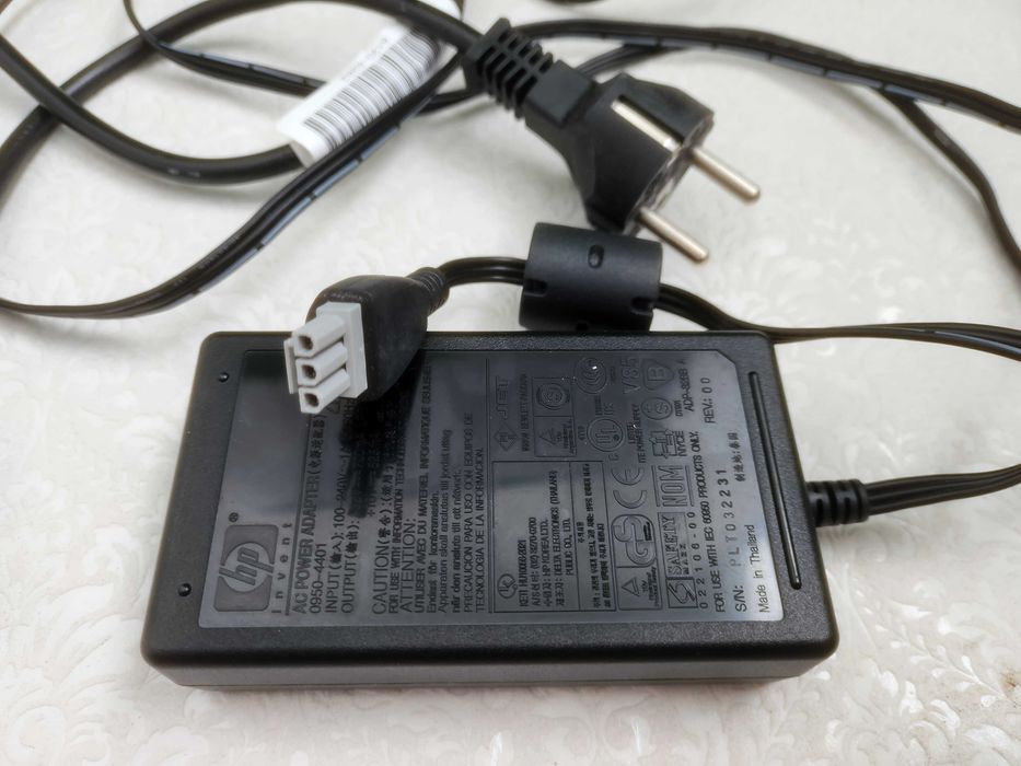 Продам оригинальный блок питания hp 3 pin (3  пин) для принтеров и тд (hp шнур зарядки трехпиновый)