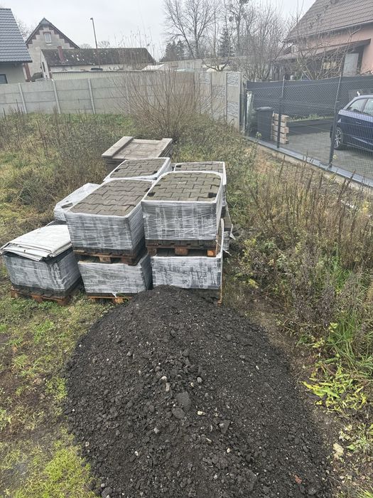 Sprzedam kostke rozbiurkowa z obrzezami